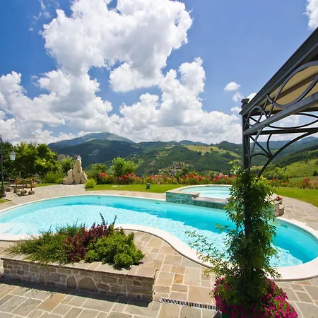 Nice In With Shared Swimming Pool * Apecchio