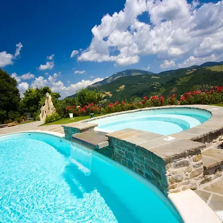 Nice In With Shared Swimming Pool
