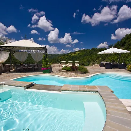 Nice In With Shared Swimming Pool *