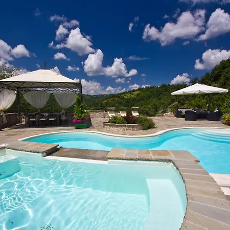 Nice In With Shared Swimming Pool