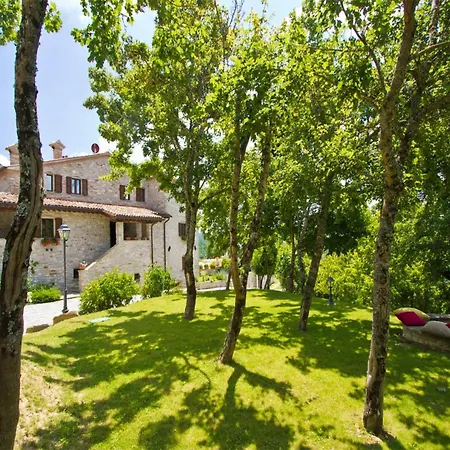 Nice In With Shared Swimming Pool * Apecchio
